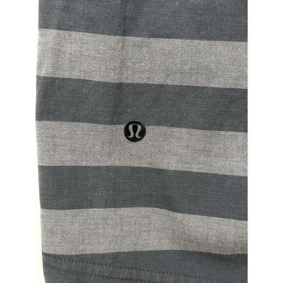 Lululemon Shorts Mens 38 Grey Striped Athletica Kahuna Bermuda Golf Performance - Picture 7 of 13